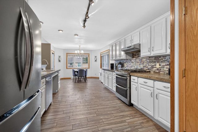 1422 GOLDENROD CIRCLE, West Bend, WI 53095