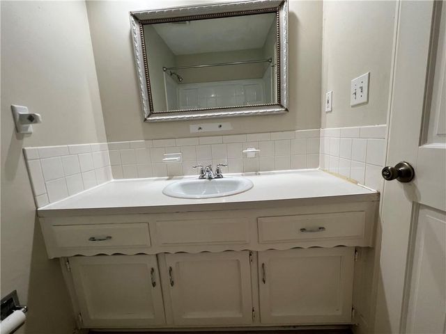 20701 S Walker Road, Spring Hill, KS 66083