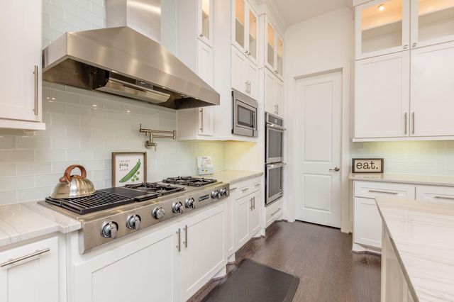 15323 Oyster Creek Lane SE, Sugar Land, TX 77478