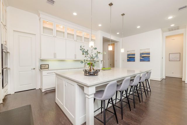 15323 Oyster Creek Lane SE, Sugar Land, TX 77478