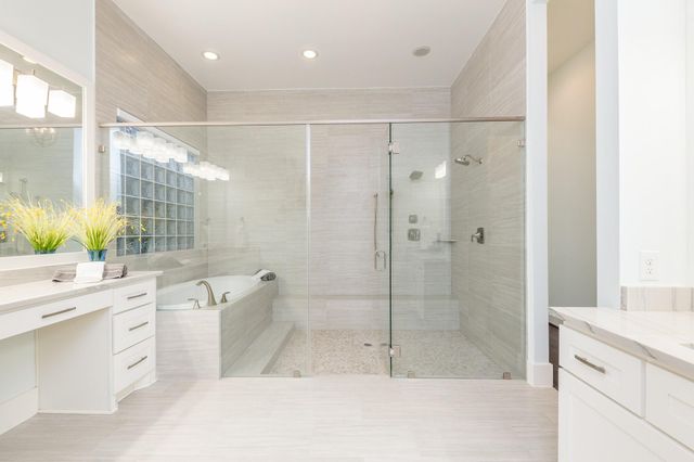15323 Oyster Creek Lane SE, Sugar Land, TX 77478