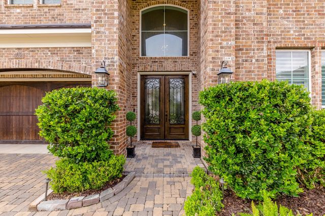 15323 Oyster Creek Lane SE, Sugar Land, TX 77478