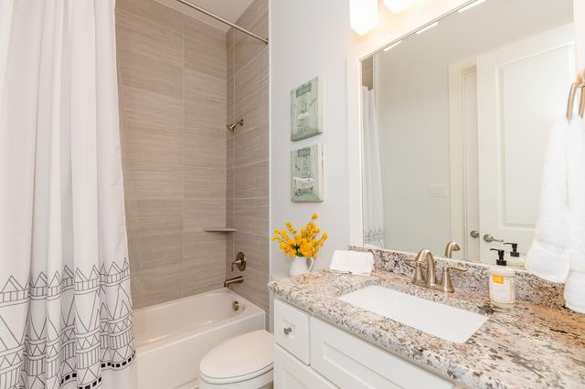 15323 Oyster Creek Lane SE, Sugar Land, TX 77478