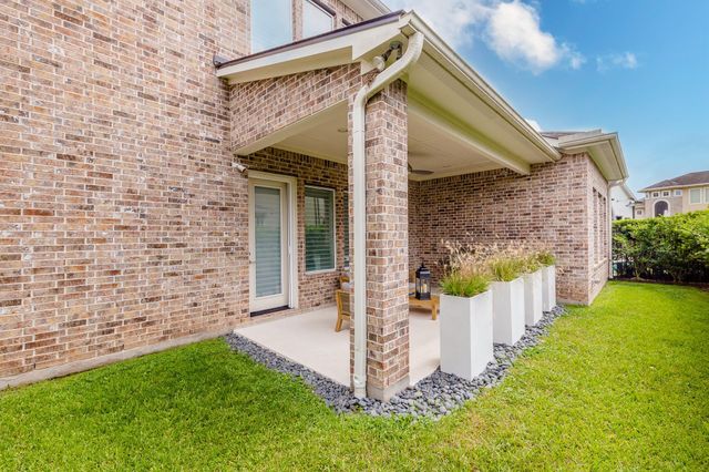 15323 Oyster Creek Lane SE, Sugar Land, TX 77478