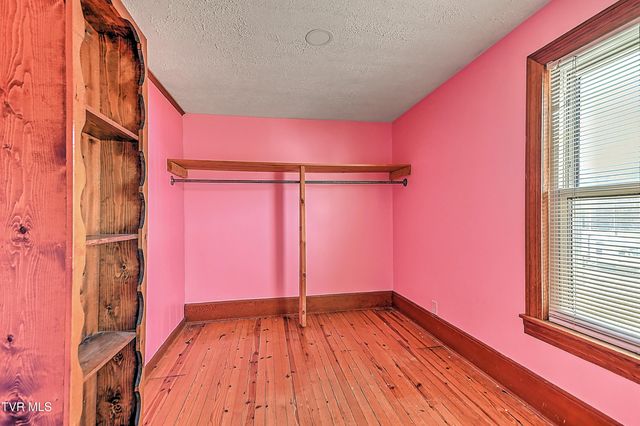 4855 Bloomingdale Road, Kingsport, TN 37660