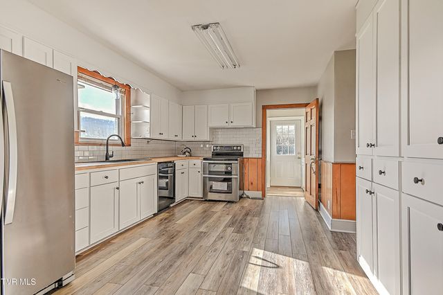 4855 Bloomingdale Road, Kingsport, TN 37660