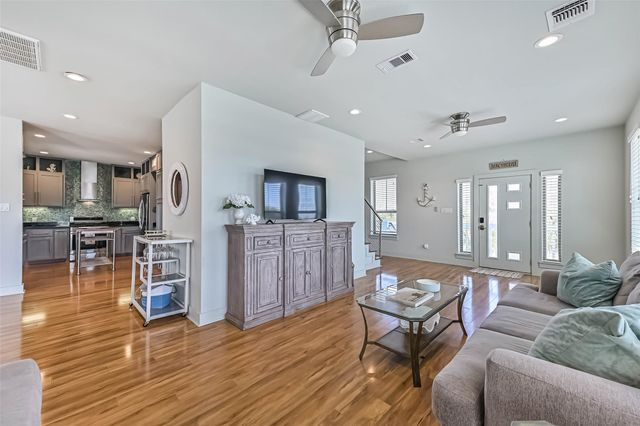 4214 Spanish Main, Galveston, TX 77554