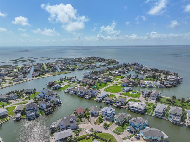 4214 Spanish Main, Galveston, TX 77554