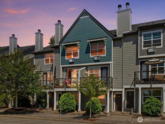 758 SE Fairwinds Loop, Vancouver, WA 98661