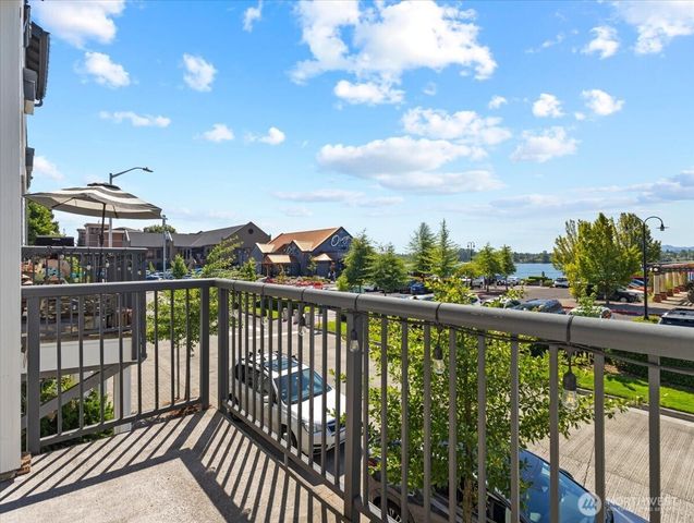 758 SE Fairwinds Loop, Vancouver, WA 98661