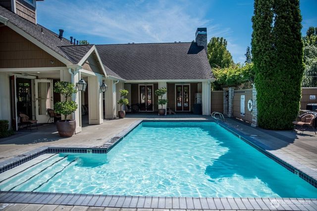 758 SE Fairwinds Loop, Vancouver, WA 98661