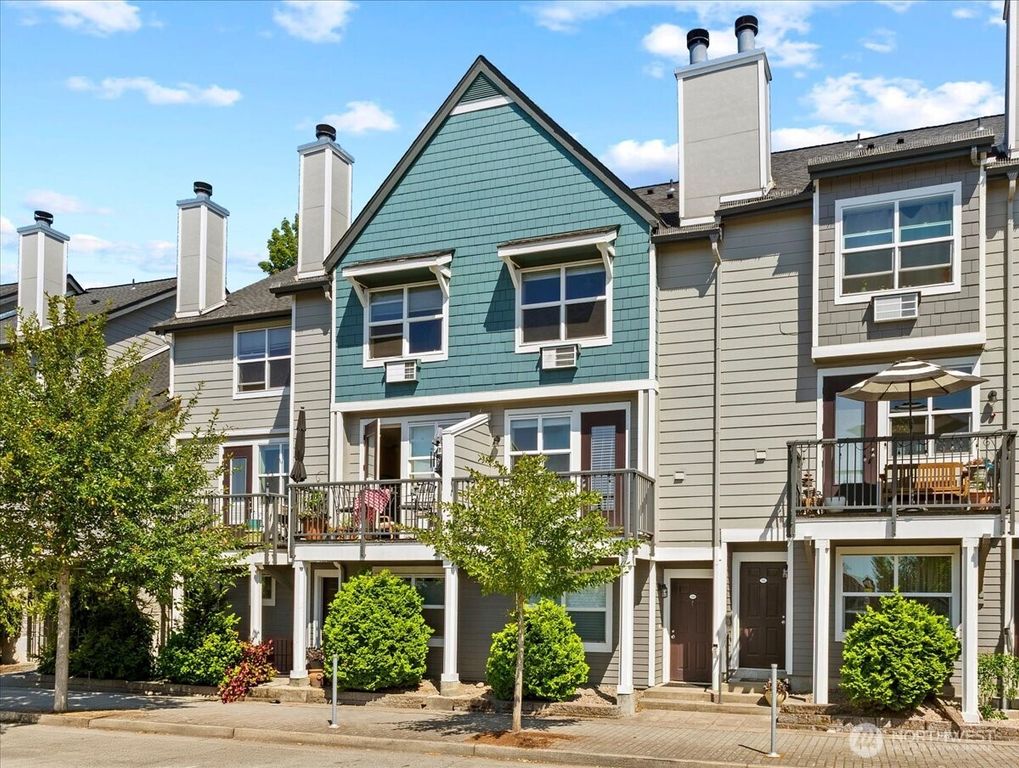 758 SE Fairwinds Loop, Vancouver, WA 98661