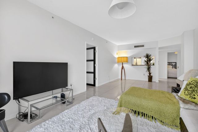 9595 Collins Avenue N-8F, Surfside, FL 33154