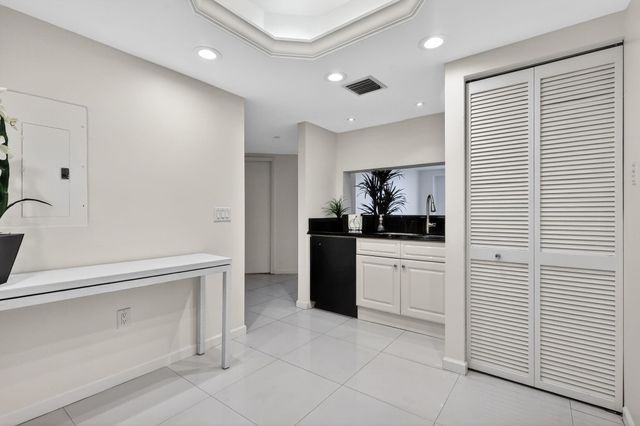 9595 Collins Avenue N-8F, Surfside, FL 33154