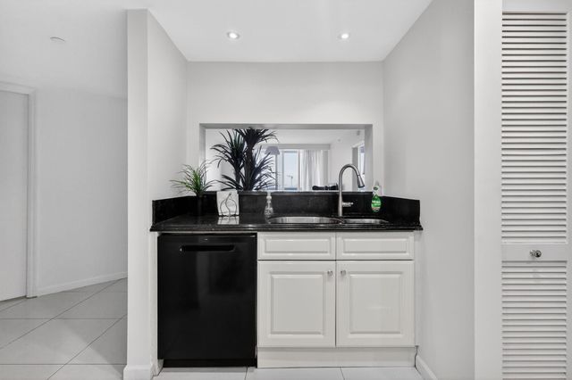 9595 Collins Avenue N-8F, Surfside, FL 33154