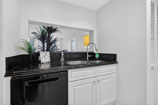 9595 Collins Avenue N-8F, Surfside, FL 33154