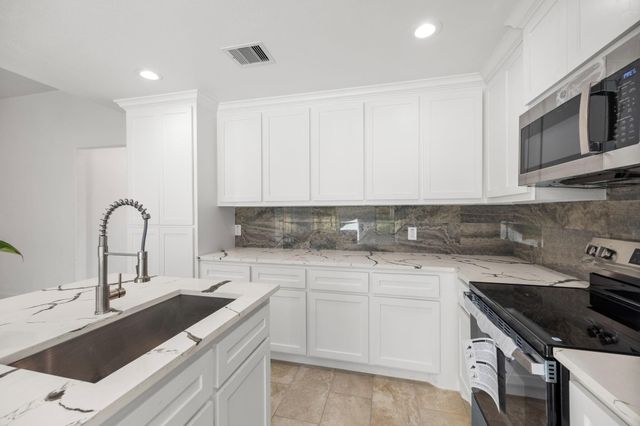 103 County Road 5019, Cleveland, TX 77327