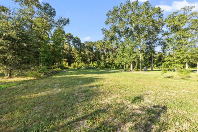 103 County Road 5019, Cleveland, TX 77327