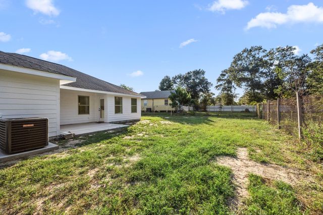 103 County Road 5019, Cleveland, TX 77327