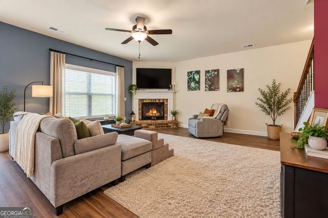 102 Douglas Fir Drive, Jackson, GA 30233