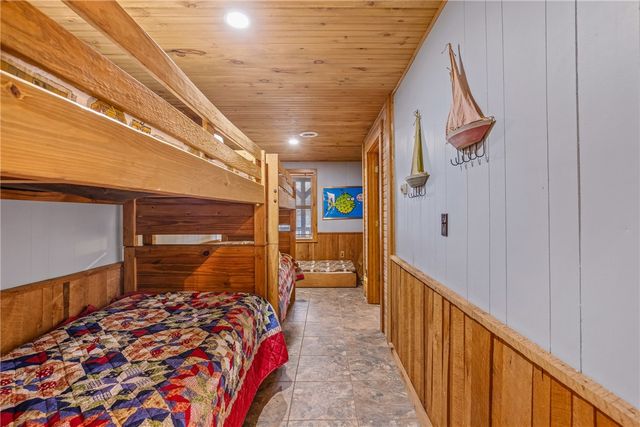 1697 Peninsula Drive, Indian Lake Boro, PA 15926