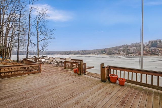 1697 Peninsula Drive, Indian Lake Boro, PA 15926