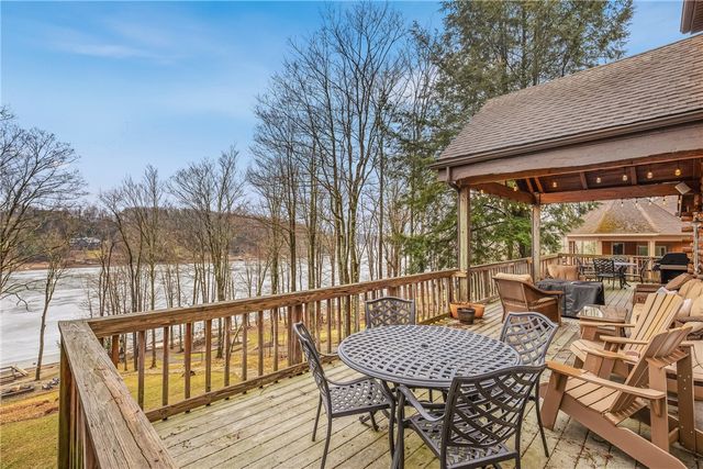 1697 Peninsula Drive, Indian Lake Boro, PA 15926