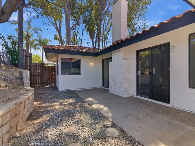 28813 Crimson Court, Highland, CA 92346