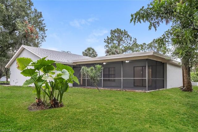 9 Jefferson AVE, Lehigh Acres, FL 33936