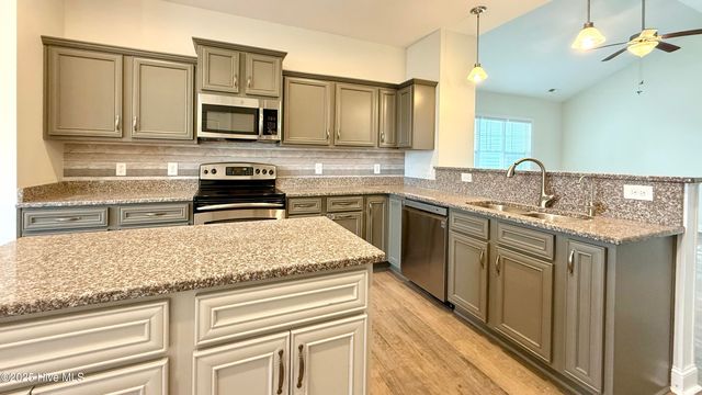 87 Strut Way, Rocky Point, NC 28457