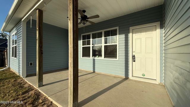 87 Strut Way, Rocky Point, NC 28457