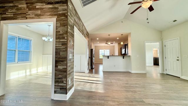 87 Strut Way, Rocky Point, NC 28457