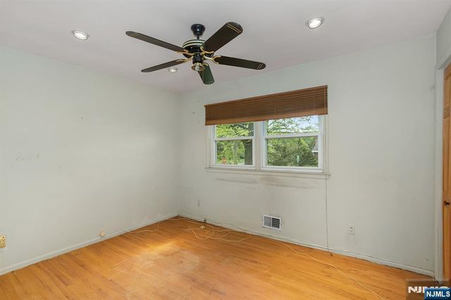 339 Beechwood Road, Oradell, NJ 07649