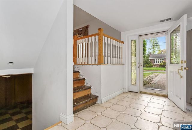 339 Beechwood Road, Oradell, NJ 07649