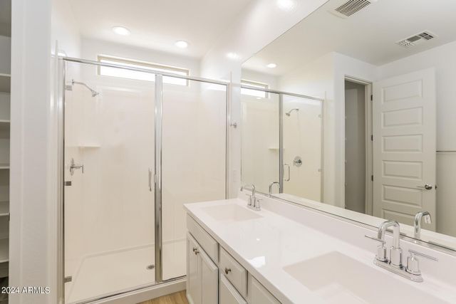 1219 E Glass Lane, Phoenix, AZ 85042