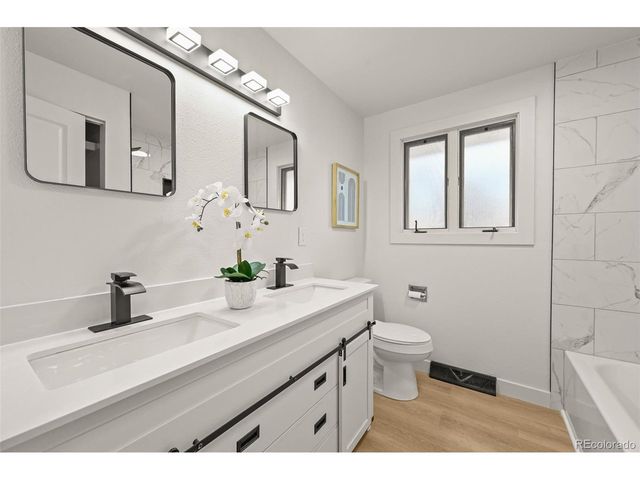 130 Garrison St, Lakewood, CO 80226