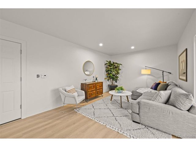 130 Garrison St, Lakewood, CO 80226