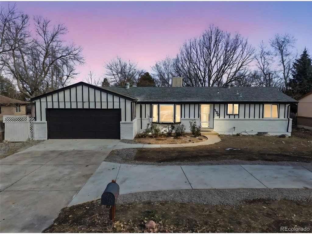 130 Garrison St, Lakewood, CO 80226