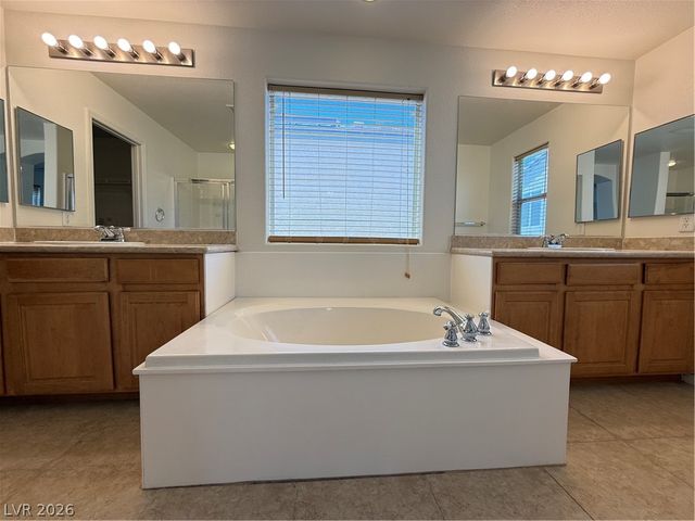 9031 Winchester Ridge Street, Las Vegas, NV 89139