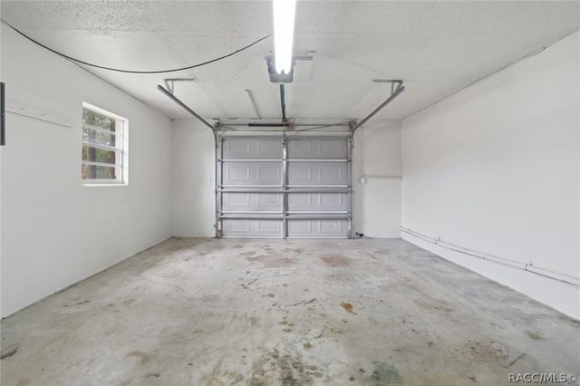 1240 N Van Nortwick Road, Lecanto, FL 34461