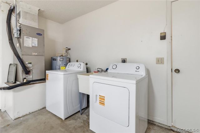 1240 N Van Nortwick Road, Lecanto, FL 34461