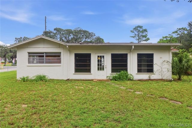 1240 N Van Nortwick Road, Lecanto, FL 34461