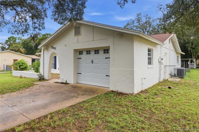 1240 N Van Nortwick Road, Lecanto, FL 34461