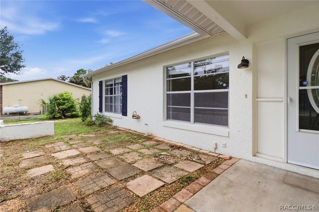 1240 N Van Nortwick Road, Lecanto, FL 34461