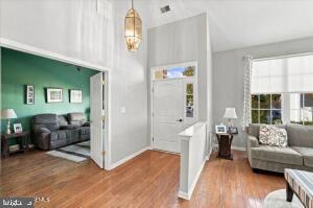 21 HEADWATERS PL, Barnegat, NJ 08005