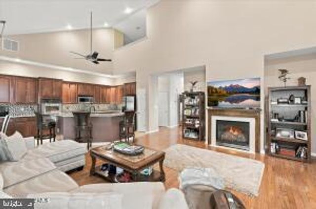 21 HEADWATERS PL, Barnegat, NJ 08005