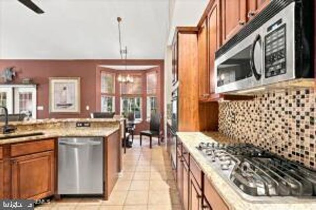 21 HEADWATERS PL, Barnegat, NJ 08005