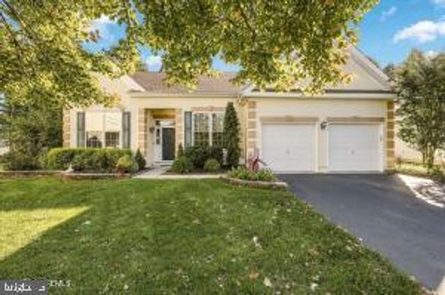 21 HEADWATERS PL, Barnegat, NJ 08005