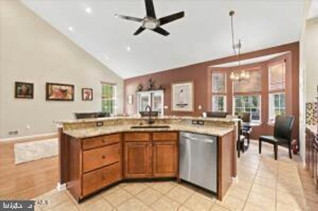 21 HEADWATERS PL, Barnegat, NJ 08005