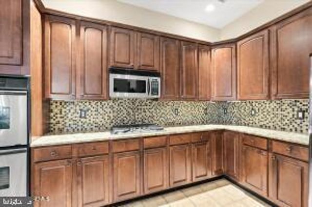 21 HEADWATERS PL, Barnegat, NJ 08005